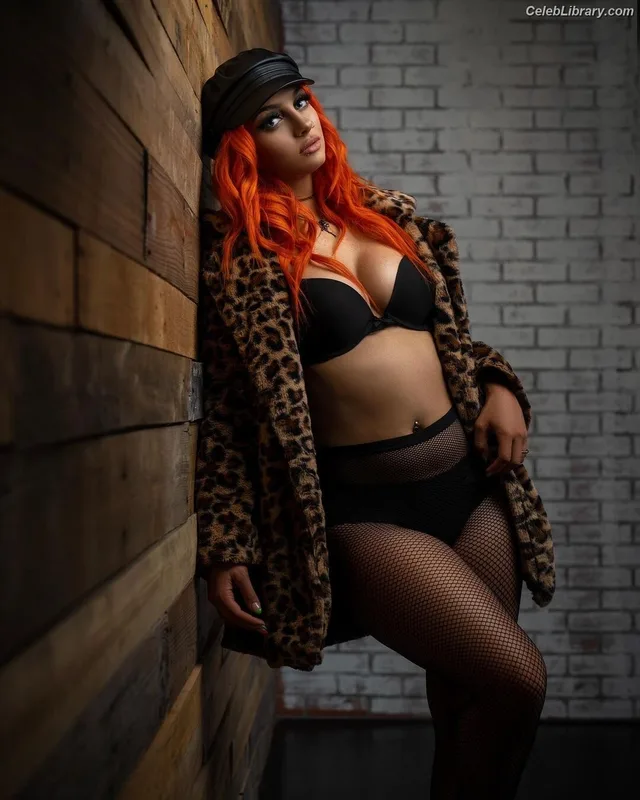 Gigi Dolin photo 24 of 1701