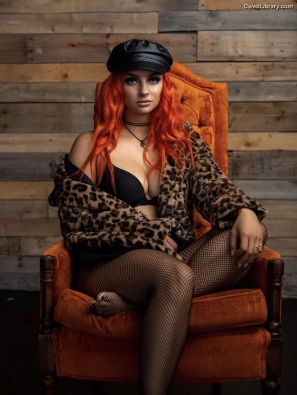 Gigi Dolin photo 3 of 1701