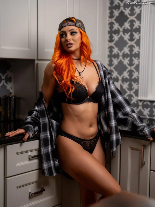 Gigi Dolin photo 19 of 1701