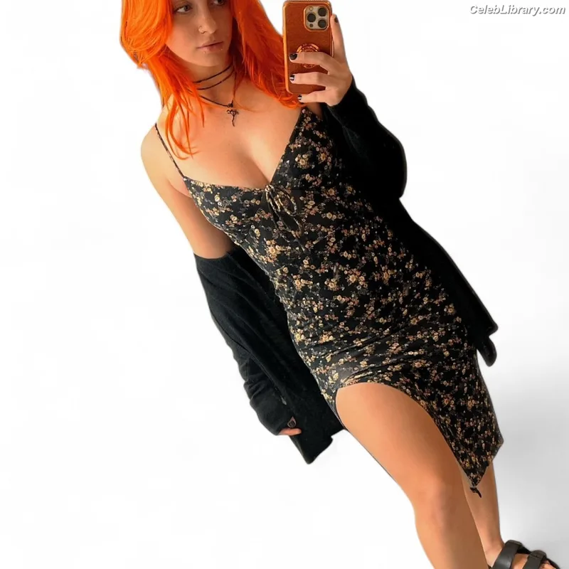 Gigi Dolin photo 1 of 1701