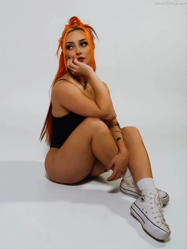Gigi Dolin photo 8 of 1701