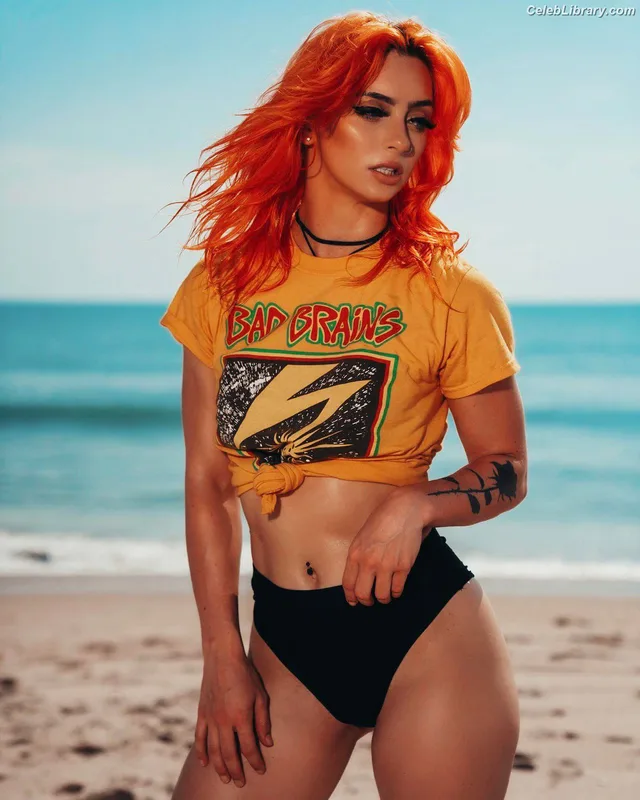 Gigi Dolin photo 8 of 1701