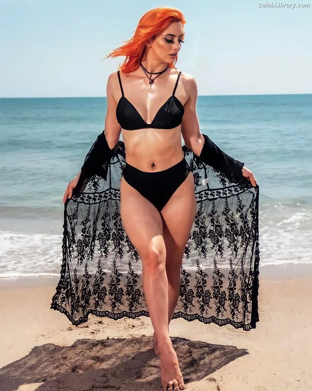 Gigi Dolin photo 14 of 1701