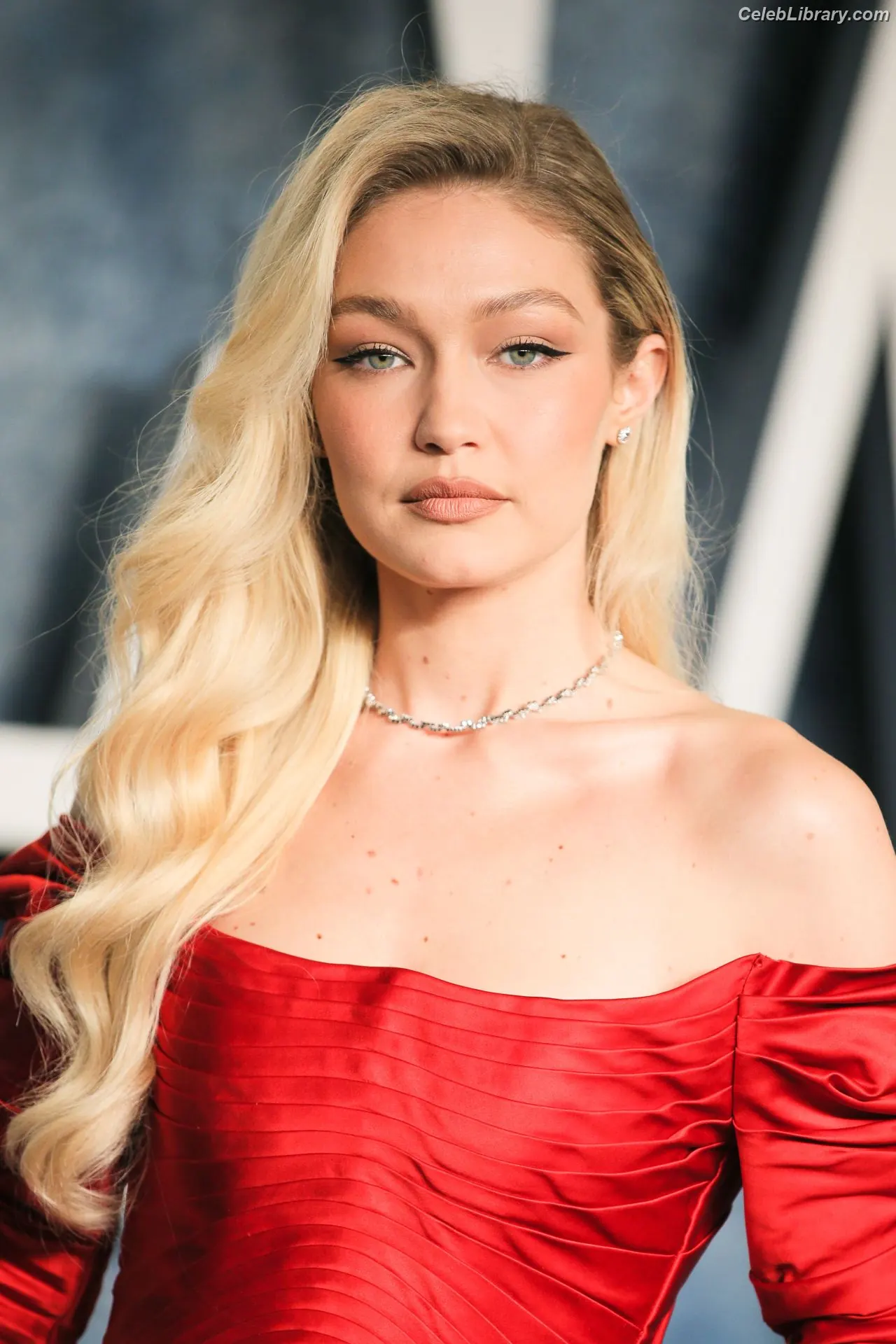 Gigi Hadid photo 11 of 762