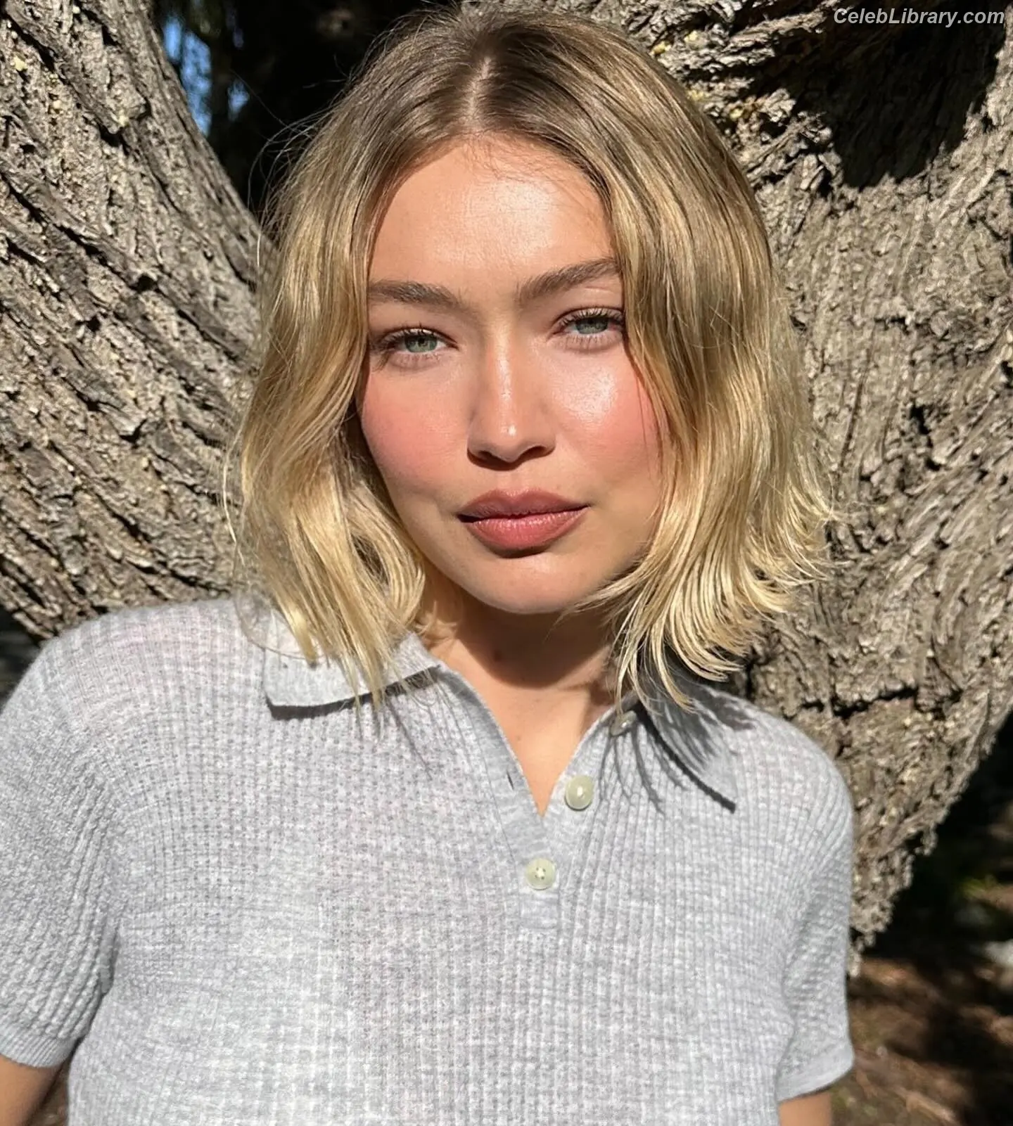 Gigi Hadid photo 6 of 762