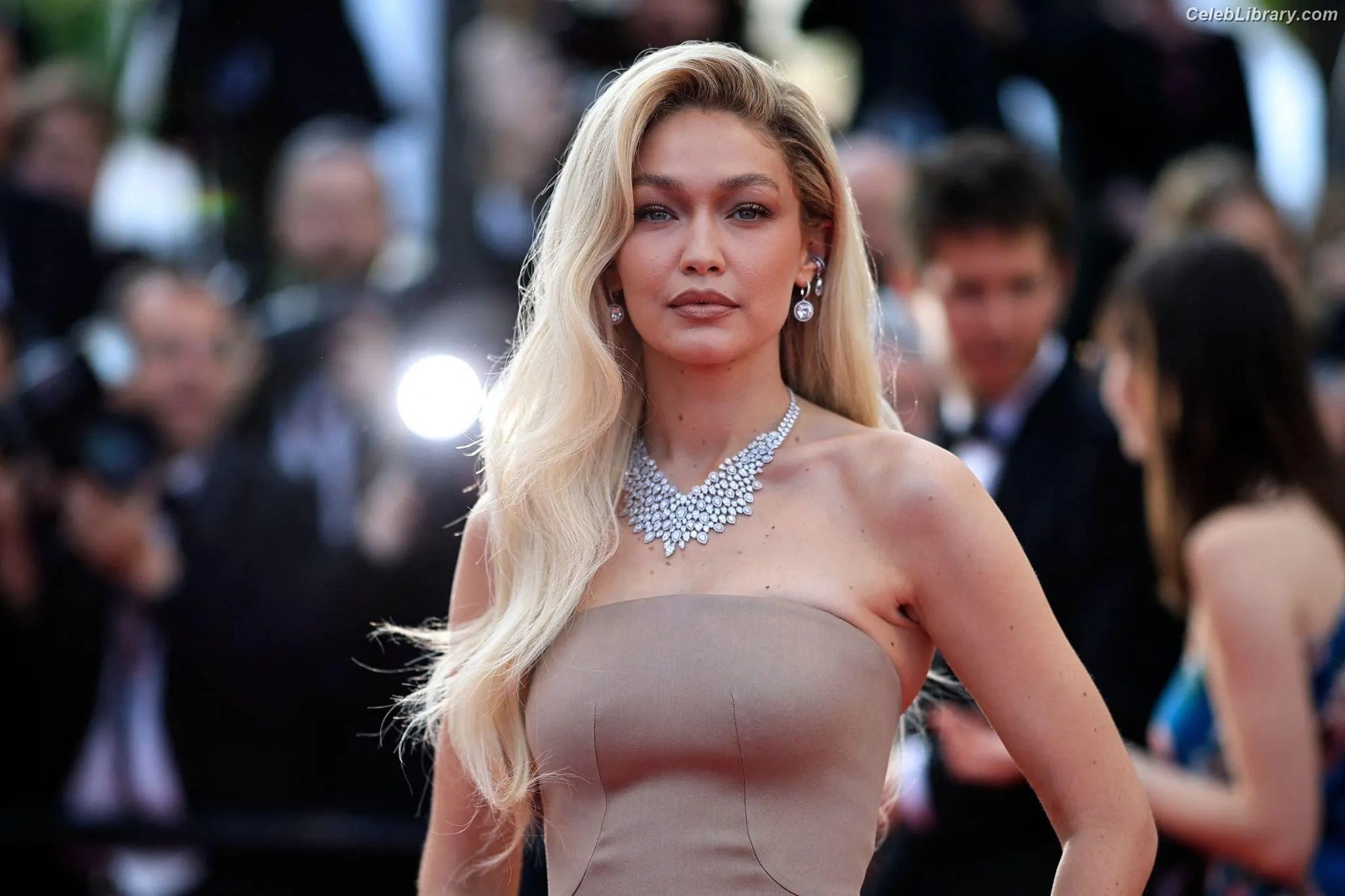 Gigi Hadid photo 14 of 762