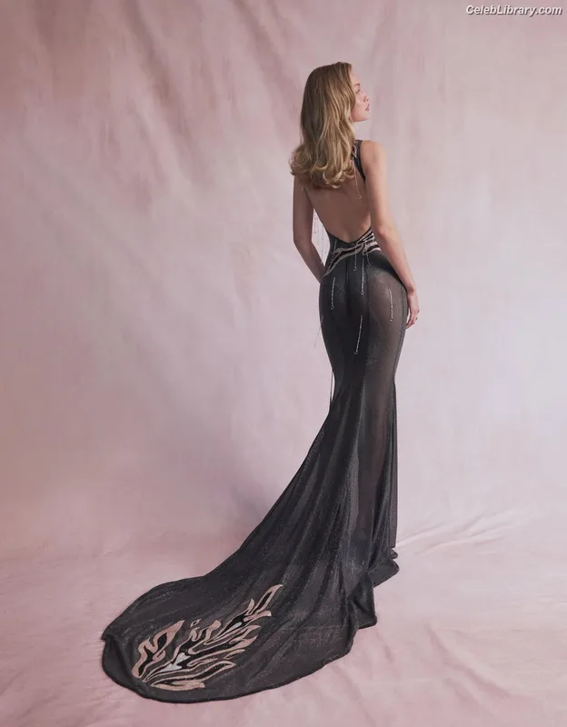 Gigi Hadid photo 4 of 763