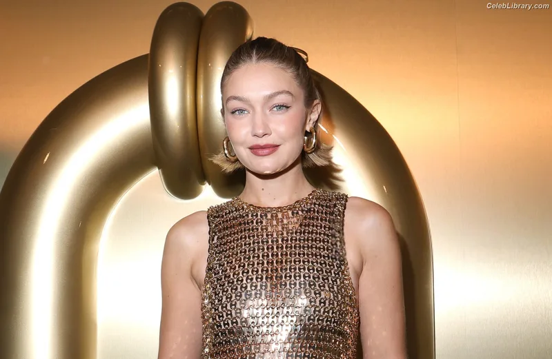 Gigi Hadid photo 14 of 763