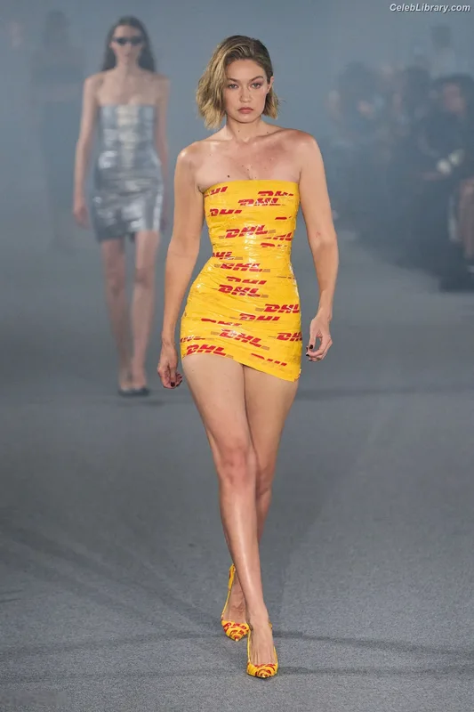 Gigi Hadid photo 21 of 763