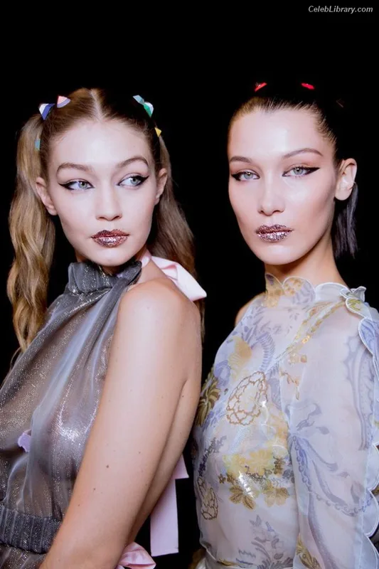 Gigi Hadid photo 8 of 763