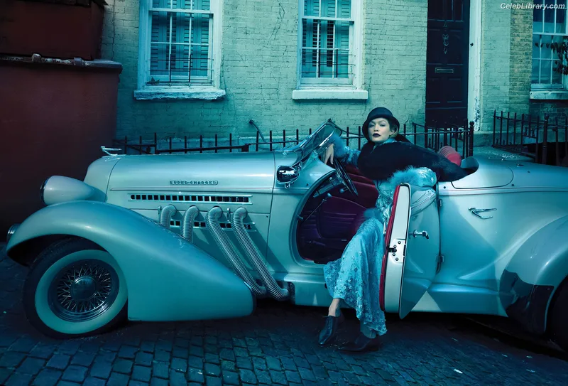 Gigi Hadid photo 12 of 763