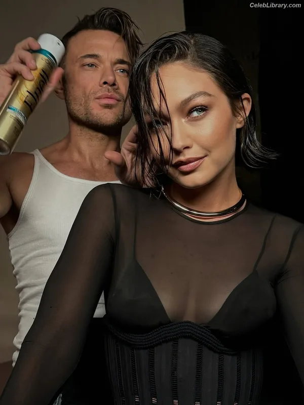 Gigi Hadid photo 5 of 763