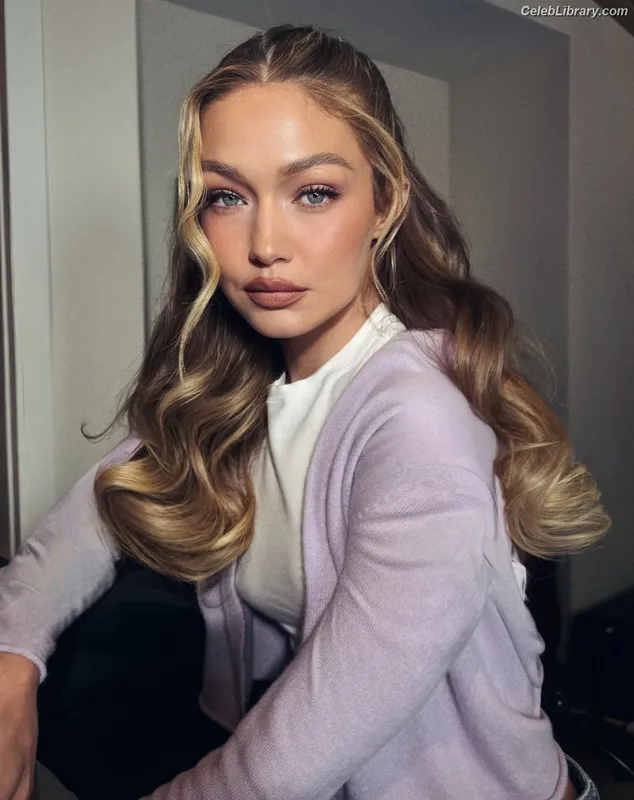 Gigi Hadid photo 17 of 763
