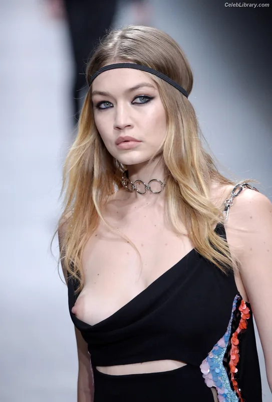 Gigi Hadid photo 22 of 763