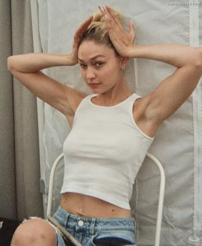 Gigi Hadid photo 19 of 763