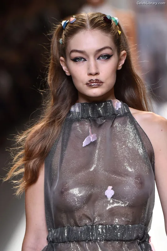 Gigi Hadid photo 17 of 763