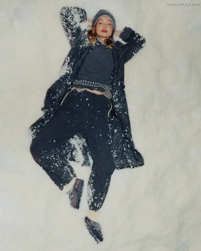 Gigi Hadid photo 11 of 763