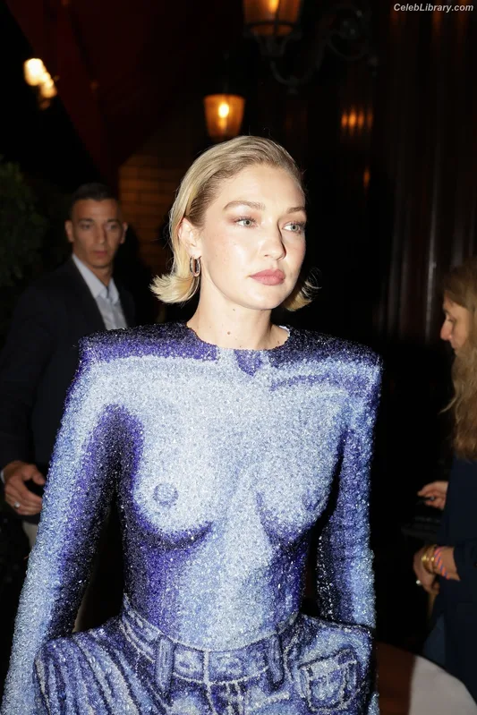 Gigi Hadid photo 21 of 763