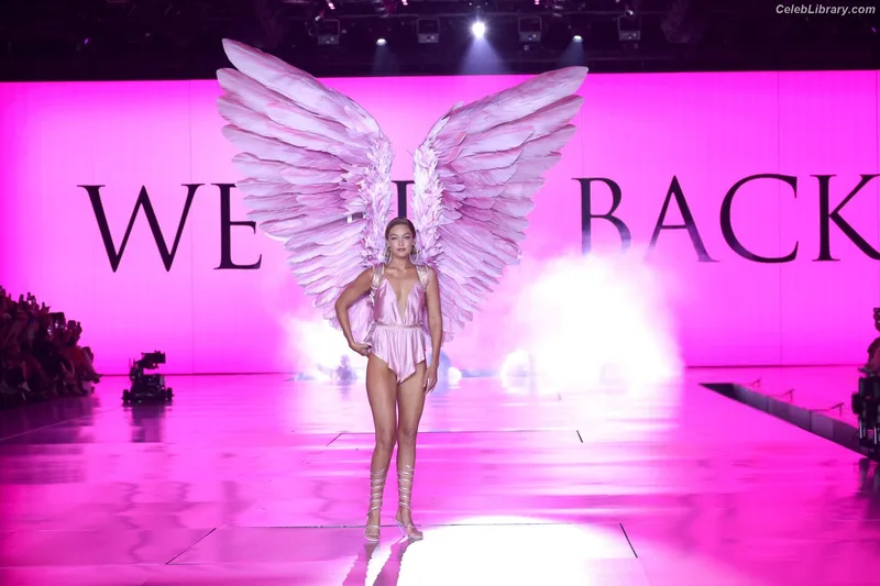 Gigi Hadid photo 20 of 763