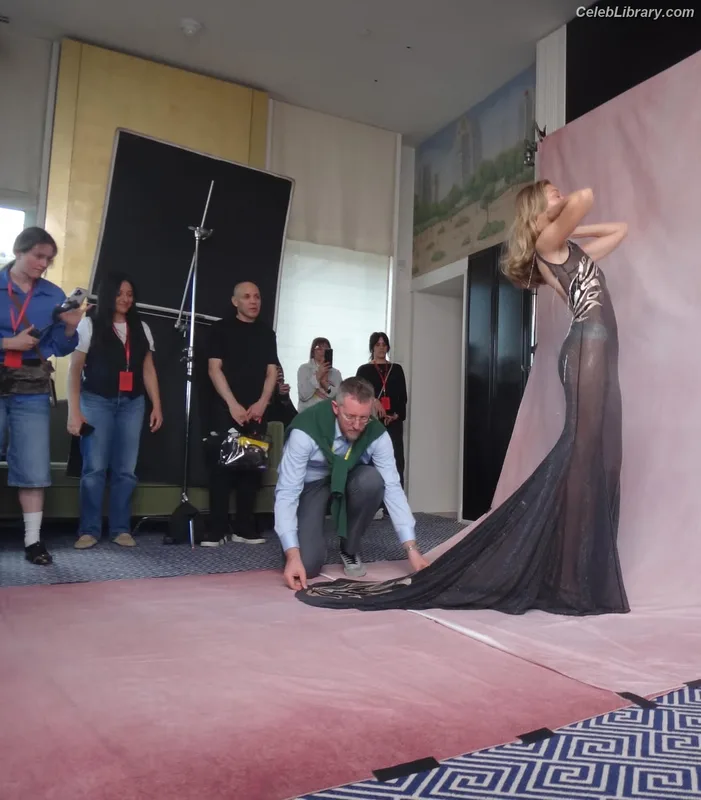 Gigi Hadid photo 19 of 763
