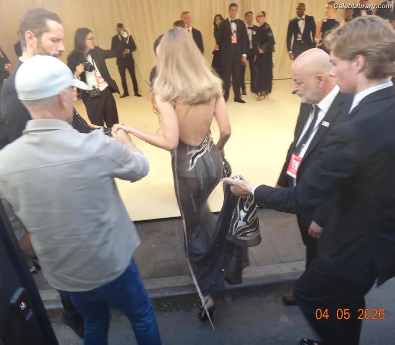 Gigi Hadid photo 21 of 763