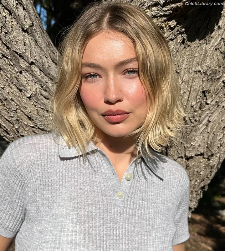 Gigi Hadid photo 6 of 763