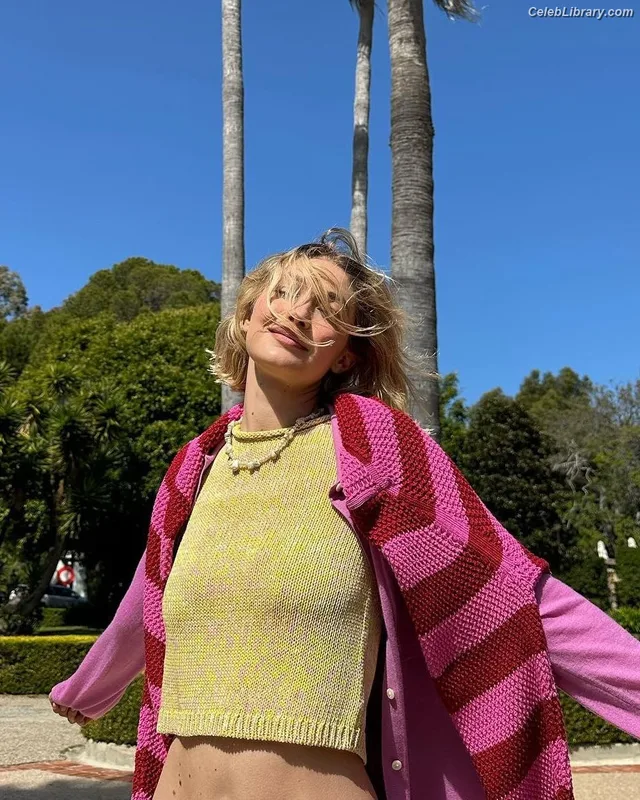 Gigi Hadid photo 9 of 763