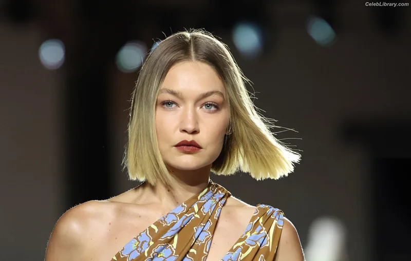 Gigi Hadid photo 7 of 763