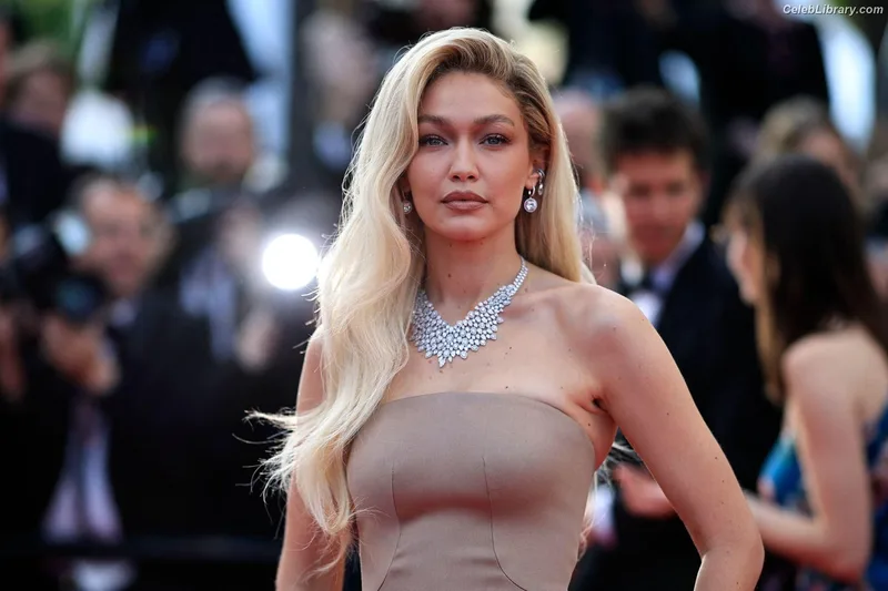 Gigi Hadid photo 14 of 763