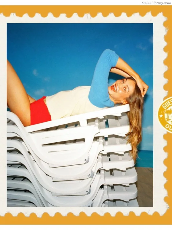 Gigi Hadid photo 19 of 763