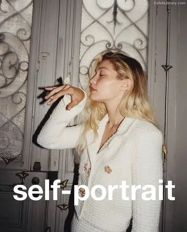 Gigi Hadid photo 4 of 763