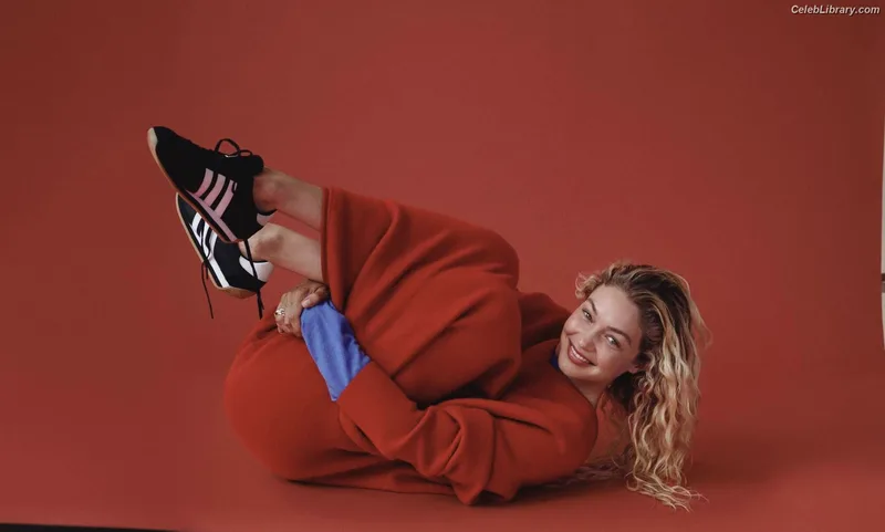 Gigi Hadid photo 15 of 763