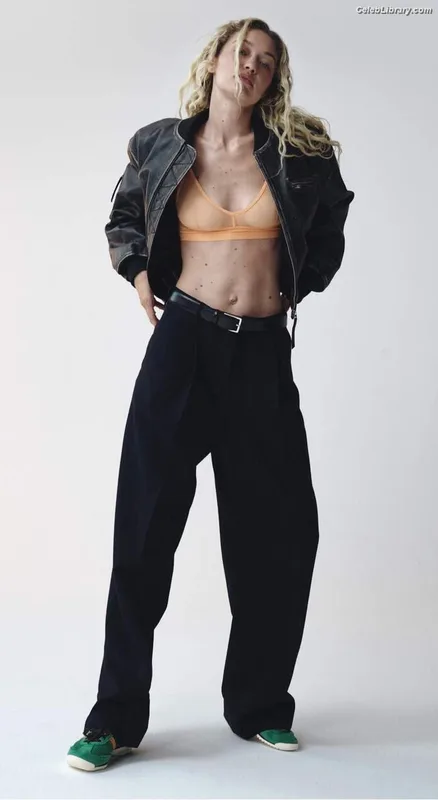 Gigi Hadid photo 20 of 763