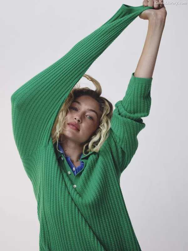 Gigi Hadid photo 1 of 763