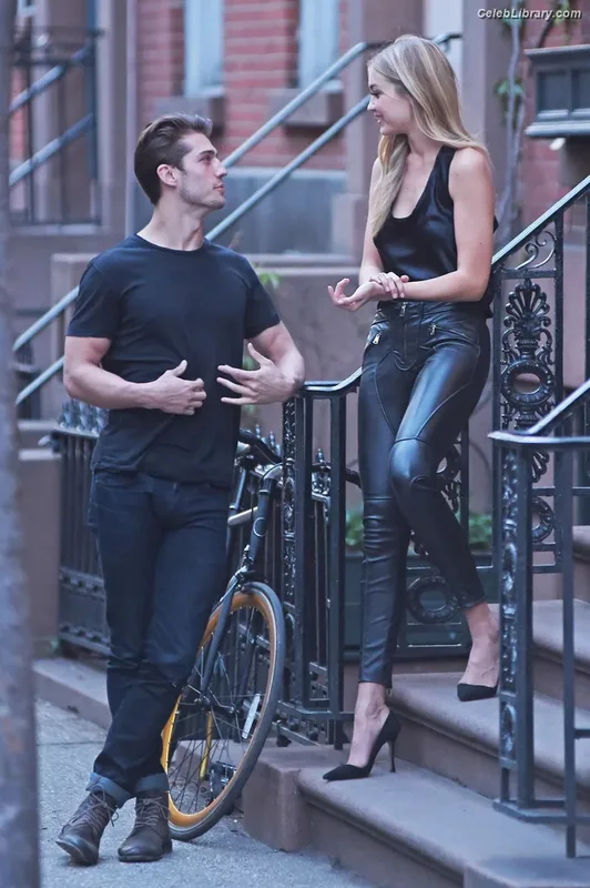 Gigi Hadid photo 20 of 763