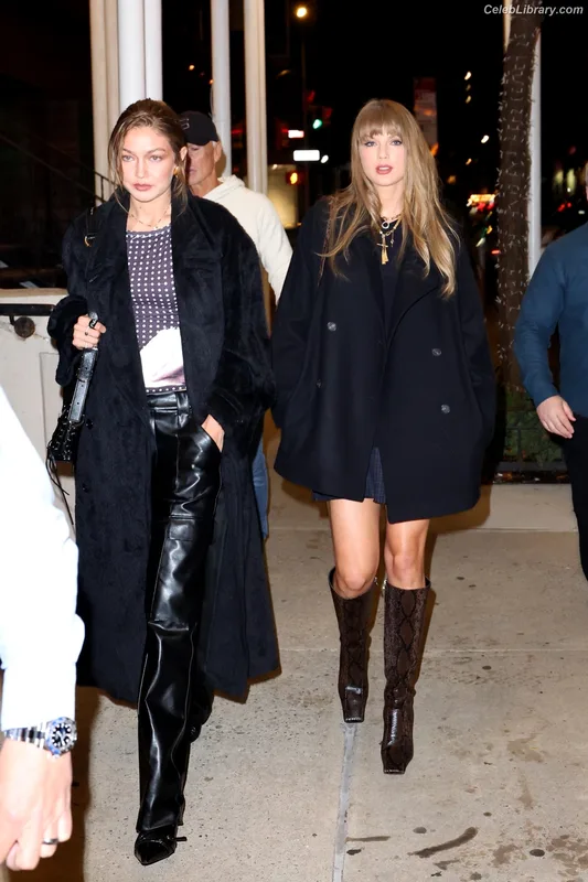 Gigi Hadid photo 15 of 763