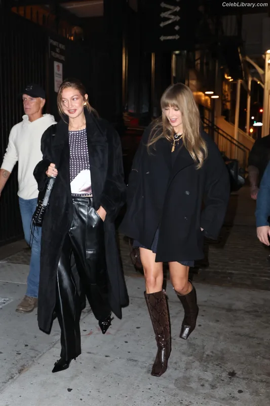Gigi Hadid photo 22 of 763