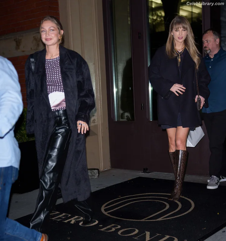 Gigi Hadid photo 3 of 763