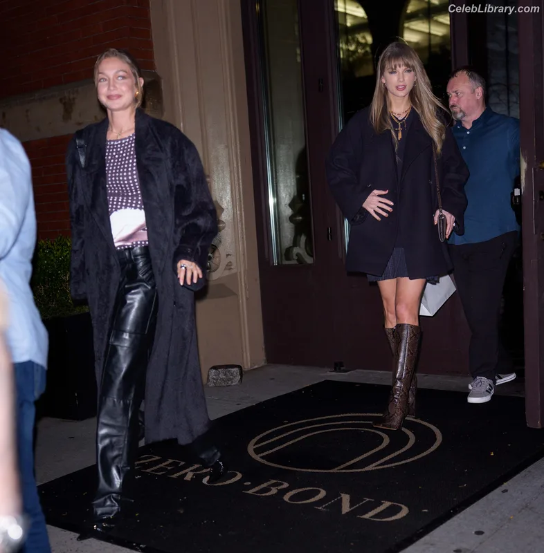 Gigi Hadid photo 4 of 763