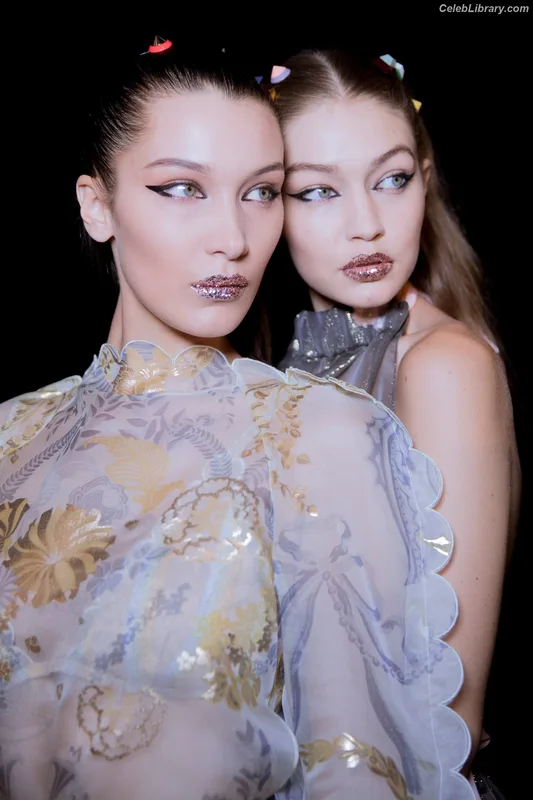 Gigi Hadid photo 9 of 763