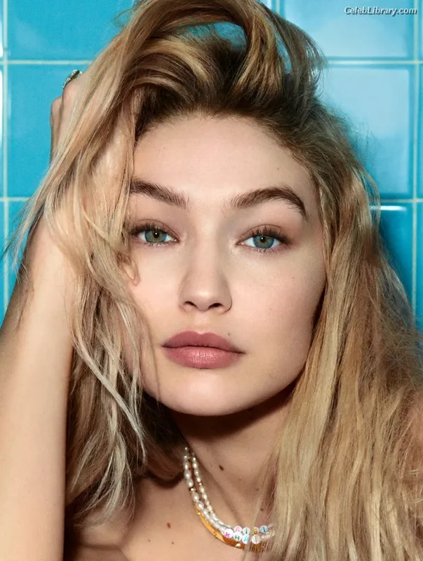 Gigi Hadid photo 14 of 763