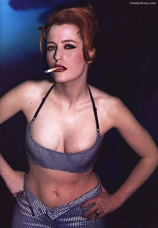 Gillian Anderson photo 24 of 503