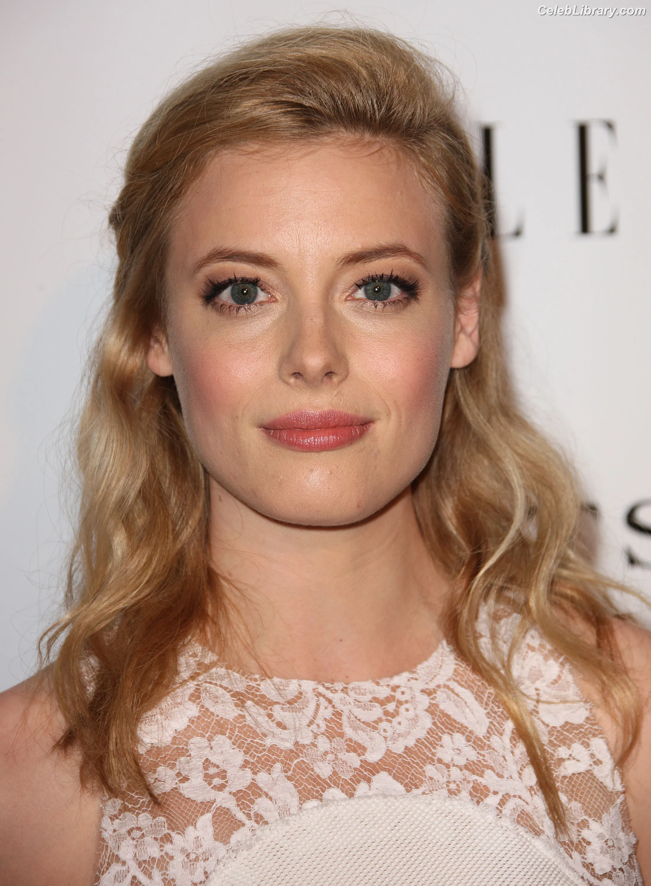 Gillian Jacobs photo 13 of 785