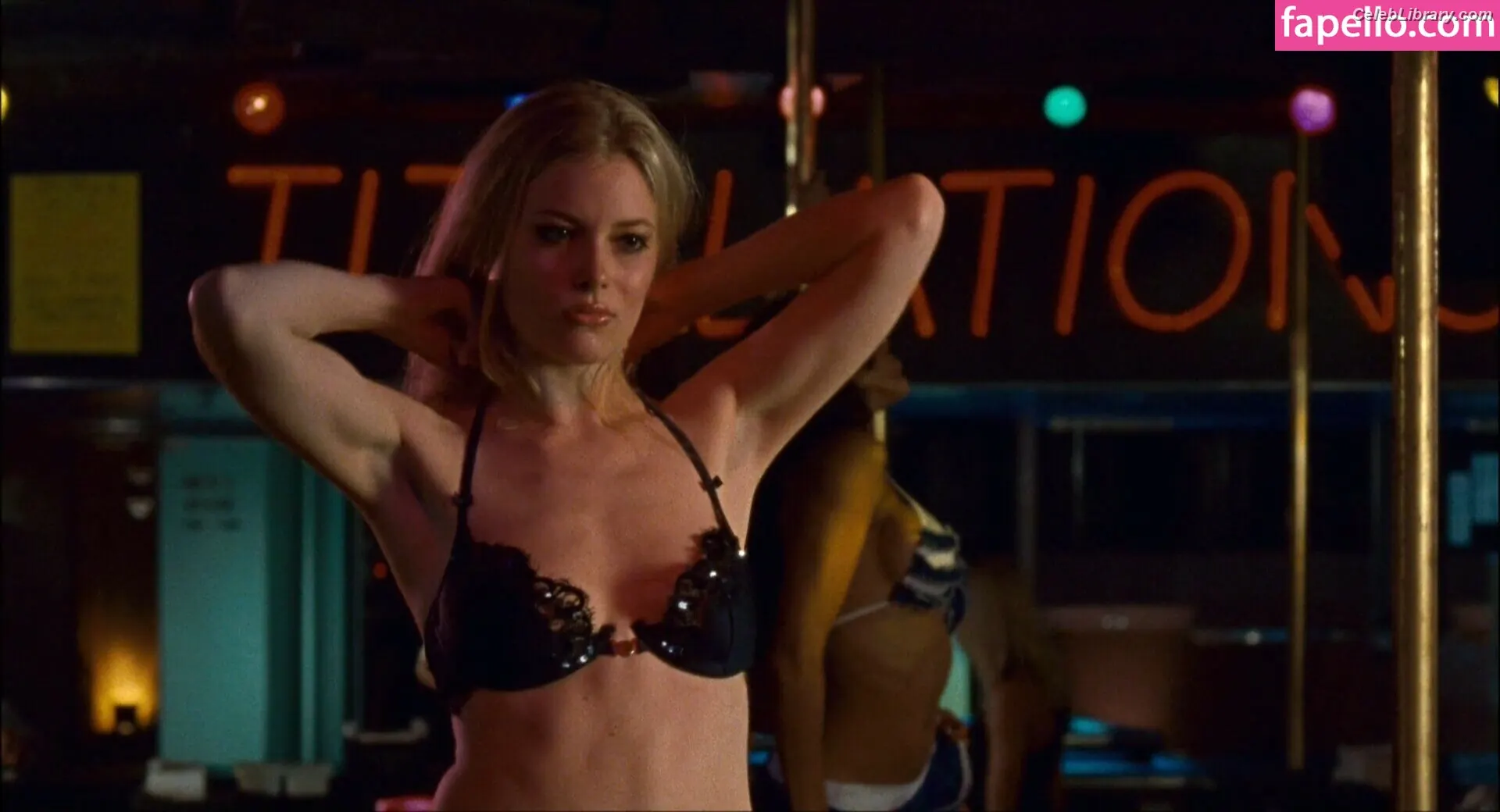 Gillian Jacobs photo 6 of 785