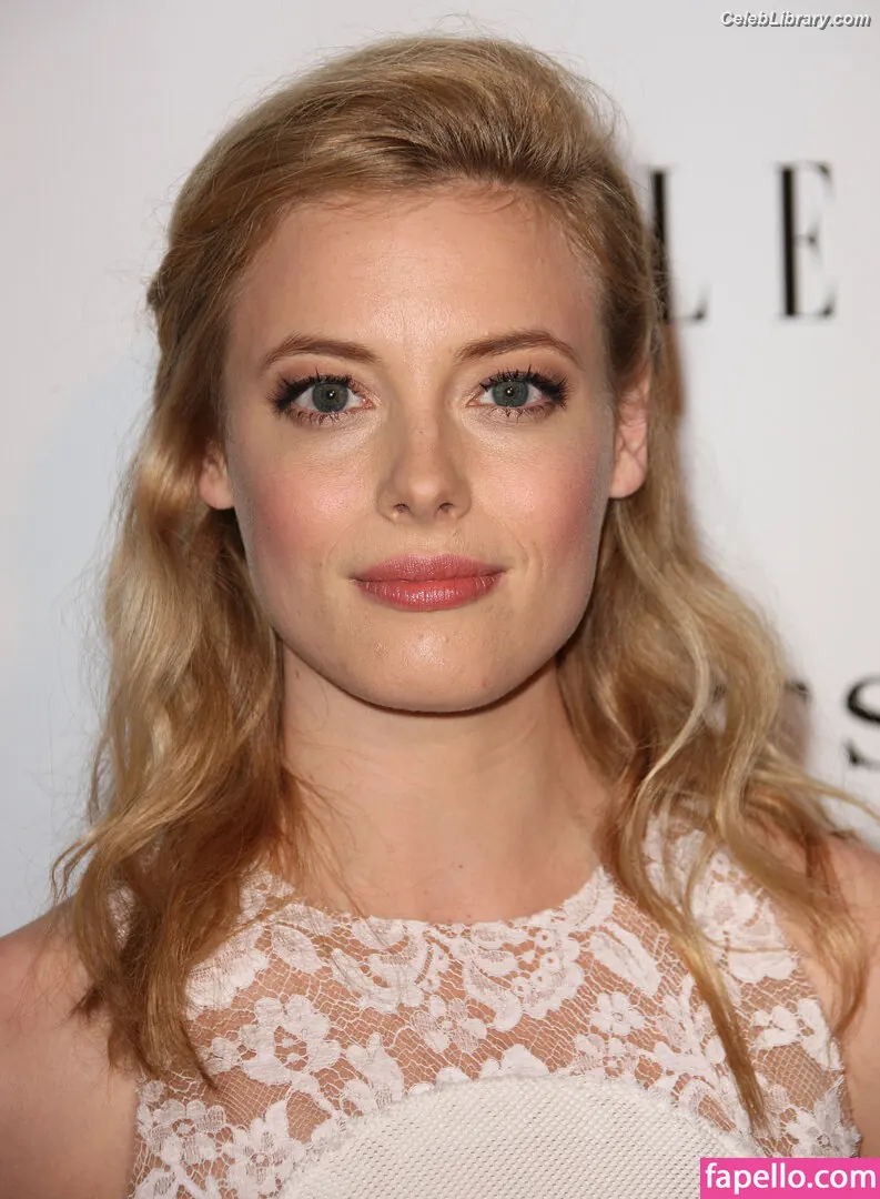 Gillian Jacobs photo 11 of 785