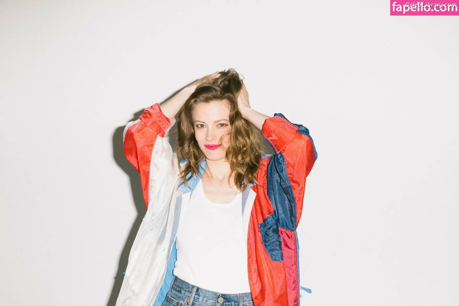 Gillian Jacobs photo 11 of 785