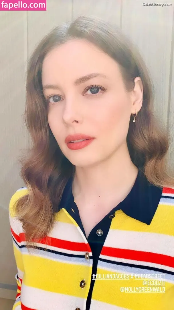 Gillian Jacobs photo 15 of 785
