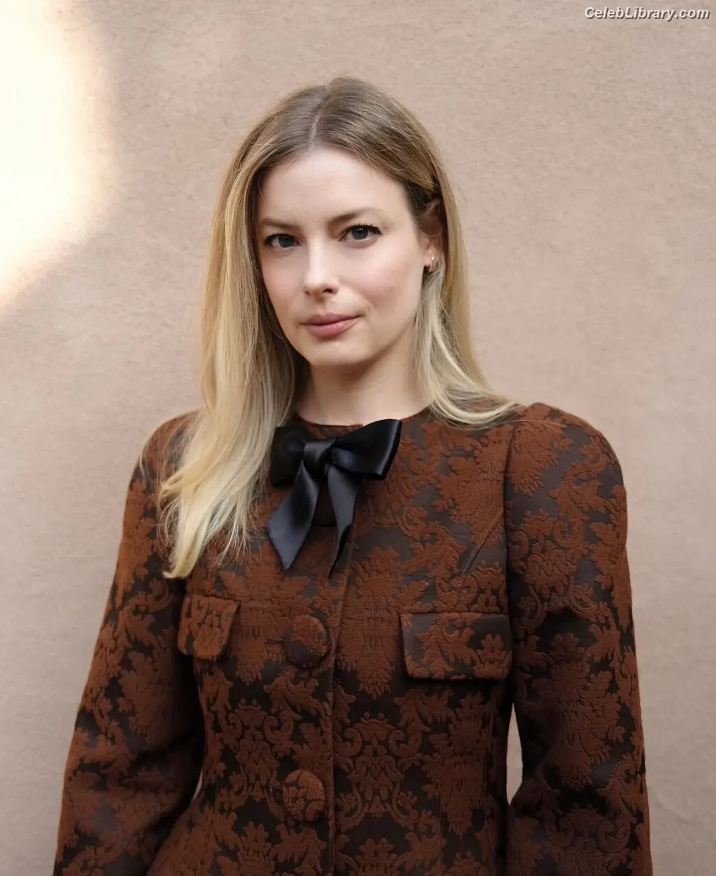 Gillian Jacobs photo 5 of 785