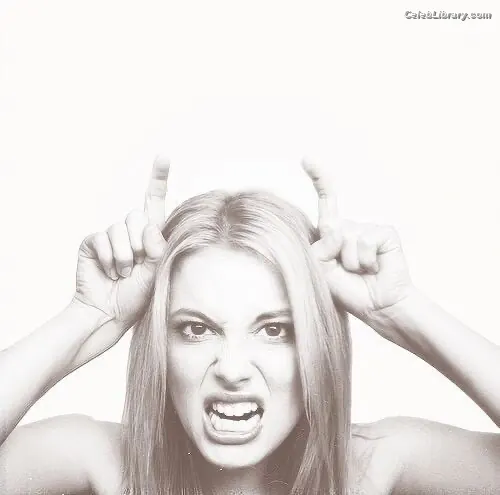 Gillian Jacobs photo 2 of 785