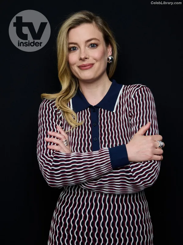 Gillian Jacobs photo 1 of 786